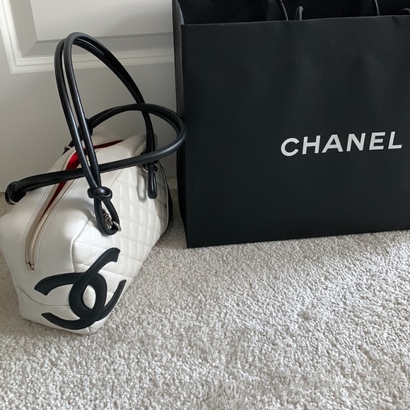 Authentic Chanel Vintage Cam-bone my First bag 😍(needed Chanel spa💖) - Picture 8 of 10